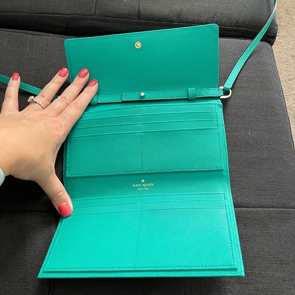 Kate Spade wallet/crossbody - Picture 2 of 3